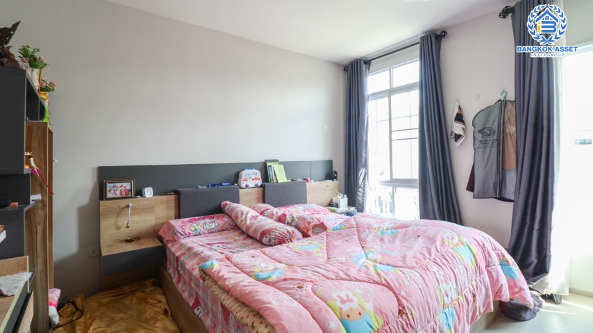 *****ทาวน์เฮ้าส์มือสองย่านนนทบุรี ม.อินดี้ บางใหญ่2 บนเนื้อที่ 18.1 ตร.ว. ฟังก์ชัน 2 ห้องนอน 3 ห้องน้ำ 2 ที่จอดรถ บ้านใหม่ สภาพดี  เพียง 700 ม.ก็ถึงถ.กาญจนาภิเษก ใกล้เซ็นทรัลเวสต์เกต และรถไฟฟ้าสายสีม่วง "สถานีตลาดบางใหญ่"